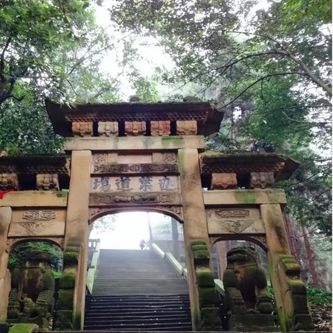 旅游必去十大景点的简单介绍 旅游必去十大景点的简单介绍